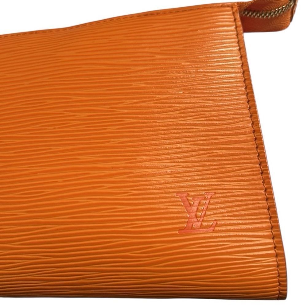 Authentic Louis Vuitton Tangerine Epi Leather Pochette. - Picture 4 of 14
